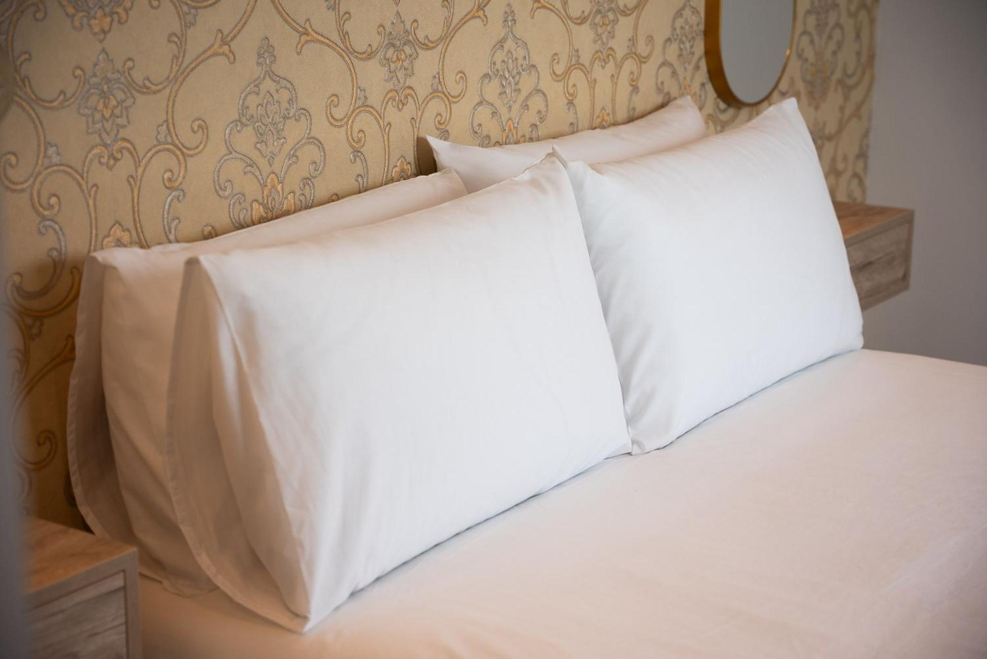 The Orange House Boutique Hotel And Upstairs Rooftop Bar Center Of La Cala De Mijas 100M From The Beach Buitenkant foto