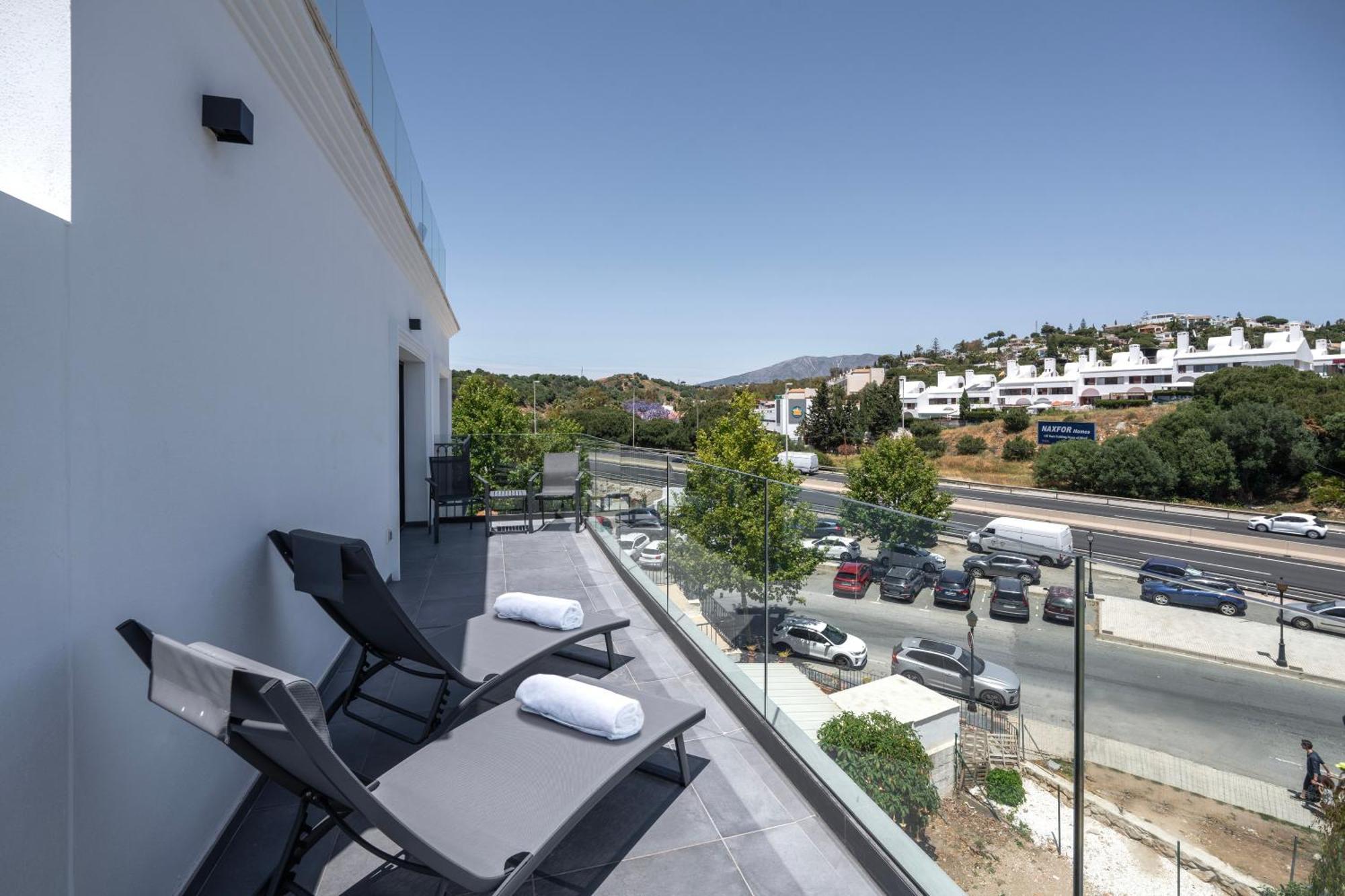 The Orange House Boutique Hotel And Upstairs Rooftop Bar Center Of La Cala De Mijas 100M From The Beach Buitenkant foto
