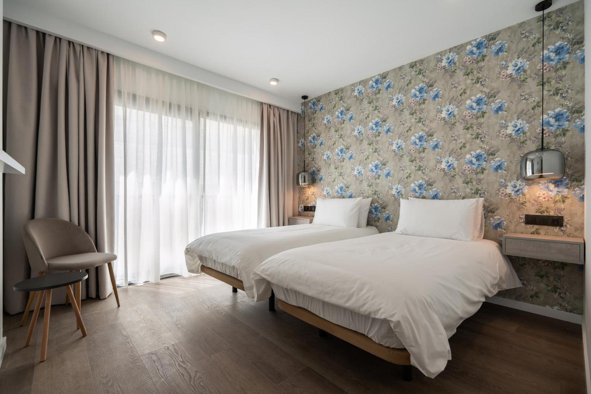 The Orange House Boutique Hotel And Upstairs Rooftop Bar Center Of La Cala De Mijas 100M From The Beach Buitenkant foto